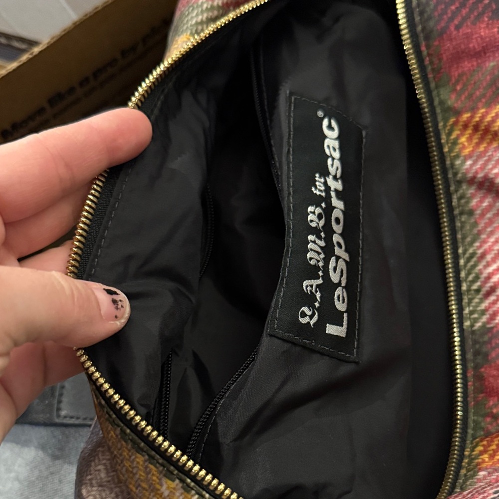 LeSportsac L.A.M.B Barrell Purse - Picture 4 of 14